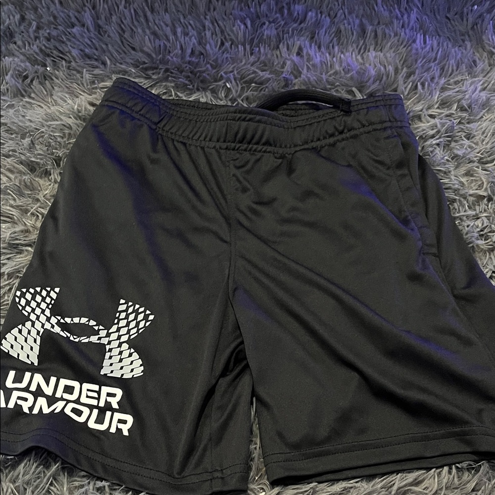 Under Armour Men's Black and White Athletic Shorts